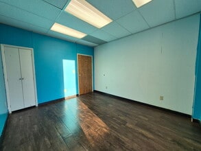 2500 W Broad St, Athens, GA for lease Interior Photo- Image 2 of 4