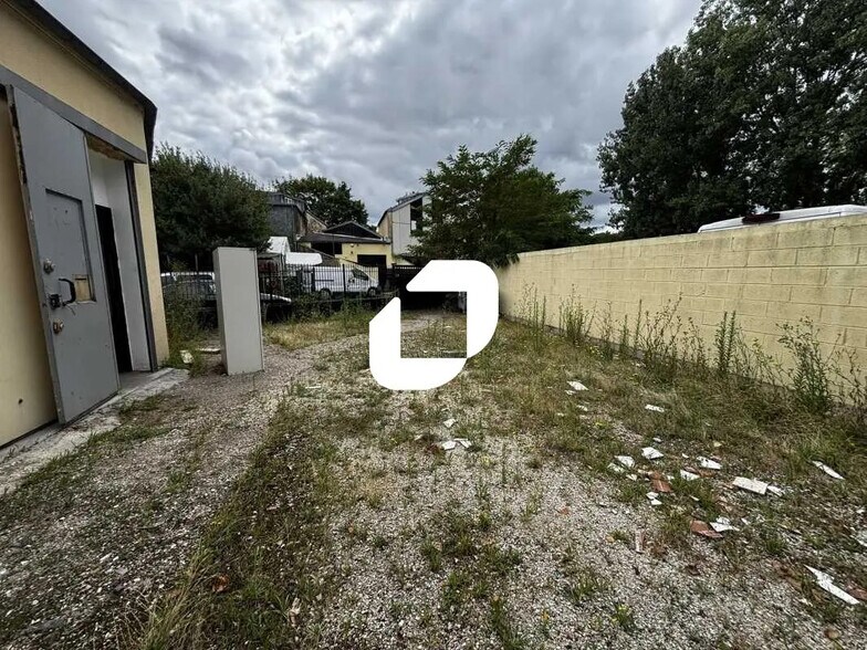 Office in Évry-Courcouronnes for sale - Building Photo - Image 3 of 12