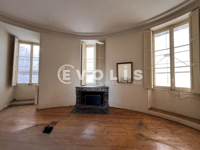 Office in Bordeaux for sale - Interior Photo - Image 1 of 4
