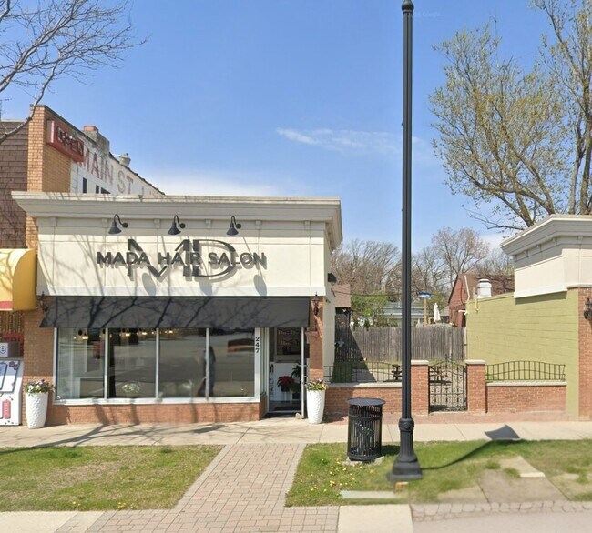More details for 247 E 14 Mile Rd, Clawson, MI - Retail for Sale