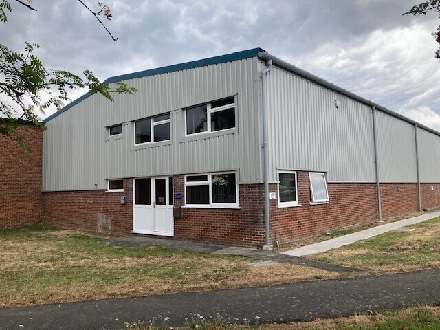 Lysander Rd, Melksham à louer - Photo du bâtiment - Image 2 de 10