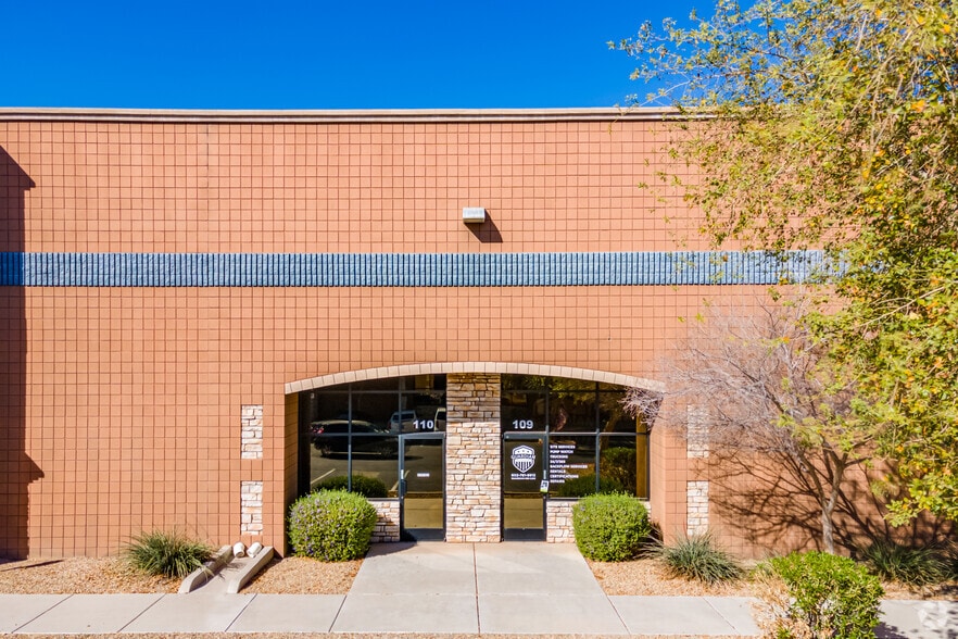 1050 N Fairway Dr, Avondale, AZ for lease - Building Photo - Image 3 of 8