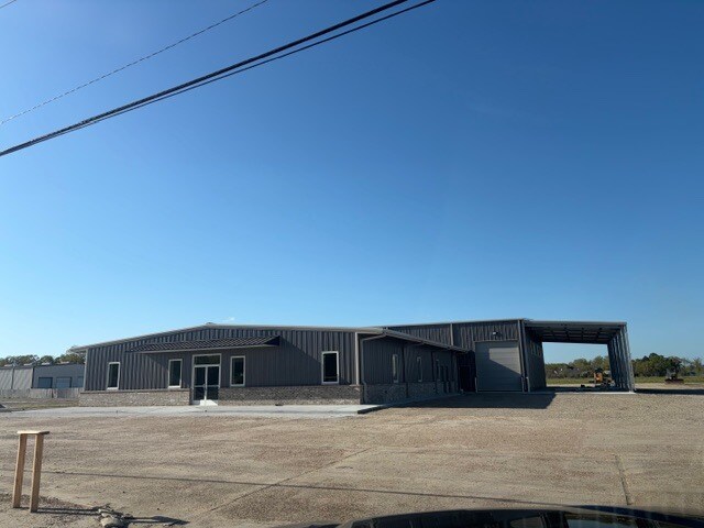 1534 US-190, Port Allen, LA à louer - Photo du bâtiment - Image 2 de 27
