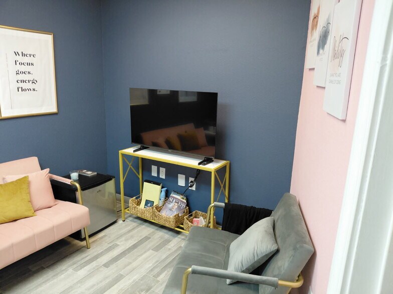 9025 Cullen Blvd, Houston, TX à louer - Photo du bâtiment - Image 2 de 12