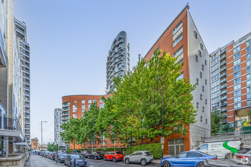 2 Biscayne Av, London for lease - Building Photo - Image 2 of 2