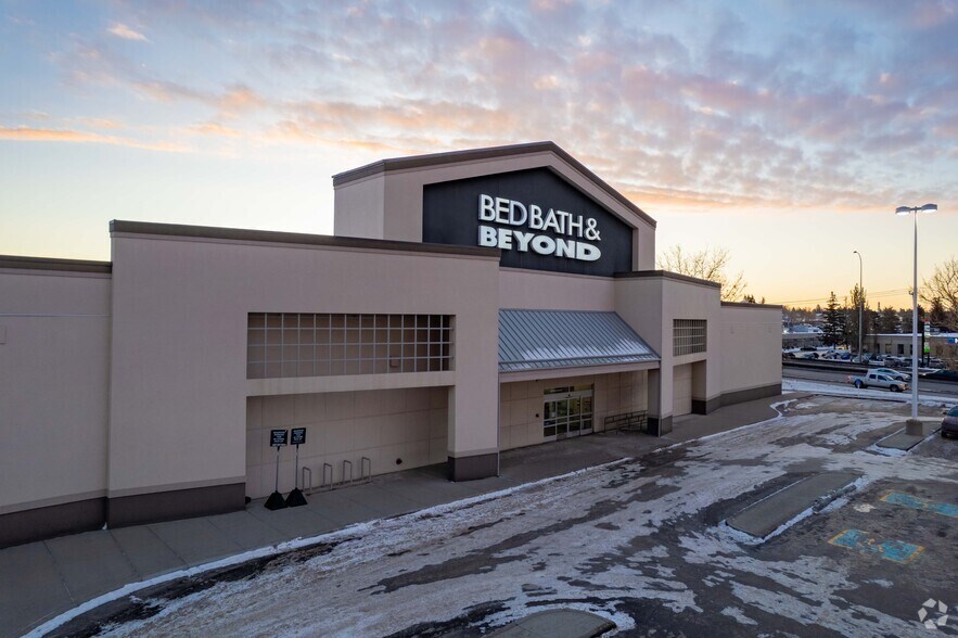 6200-6666 Macleod Trl SW, Calgary, AB for sale - Primary Photo - Image 1 of 1