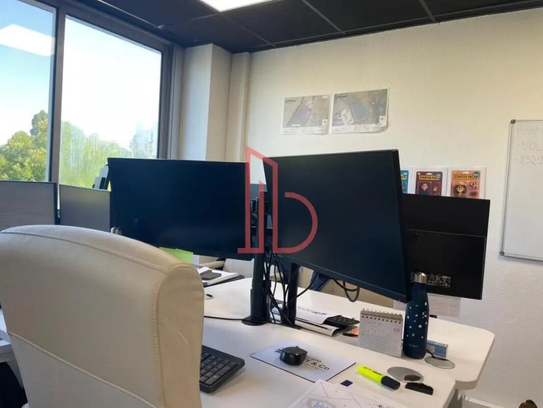 Office in Bordeaux for sale Interior Photo- Image 1 of 6