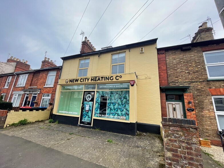 58 Wolverton Rd, Milton Keynes à vendre - Photo du bâtiment - Image 2 de 5