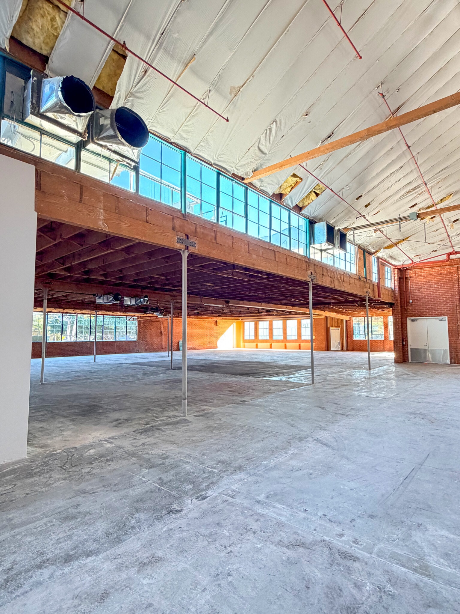 2440 S Sepulveda Blvd, Los Angeles, CA à louer Photo intérieure- Image 1 de 8