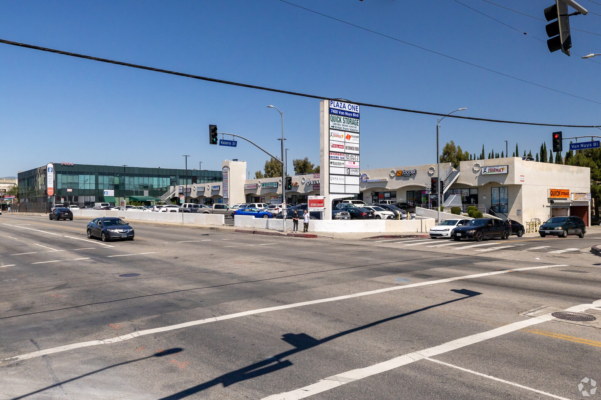 7400 Van Nuys Blvd, Van Nuys, CA for lease Primary Photo- Image 1 of 2