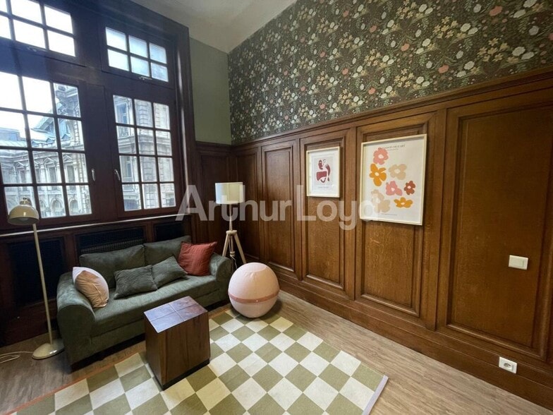 28 Place De La Gare, Lille for lease - Interior Photo - Image 2 of 15