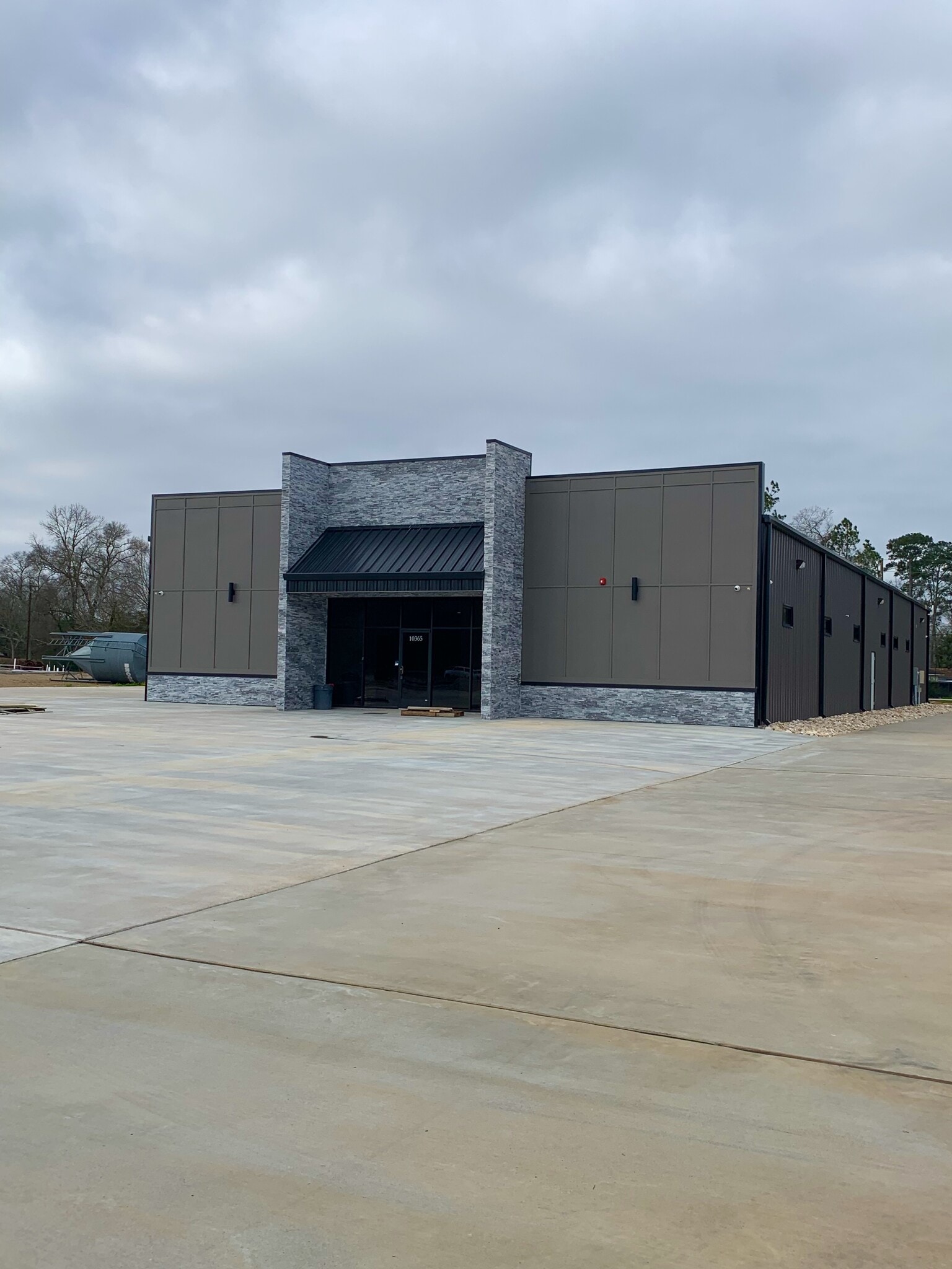 10365 Eastex fwy, Beaumont, TX for lease Primary Photo- Image 1 of 4