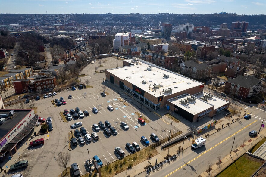 1850 Centre Ave, Pittsburgh, PA à louer - Photo du bâtiment - Image 3 de 9