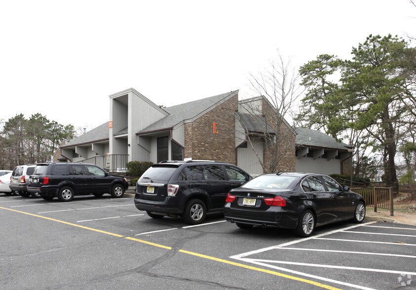 218-224 Jack Martin Blvd, Brick, NJ à vendre - Photo principale - Image 1 de 21