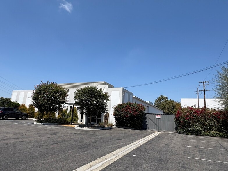 10637 Midway Ave, Cerritos, CA for lease - Building Photo - Image 2 of 12