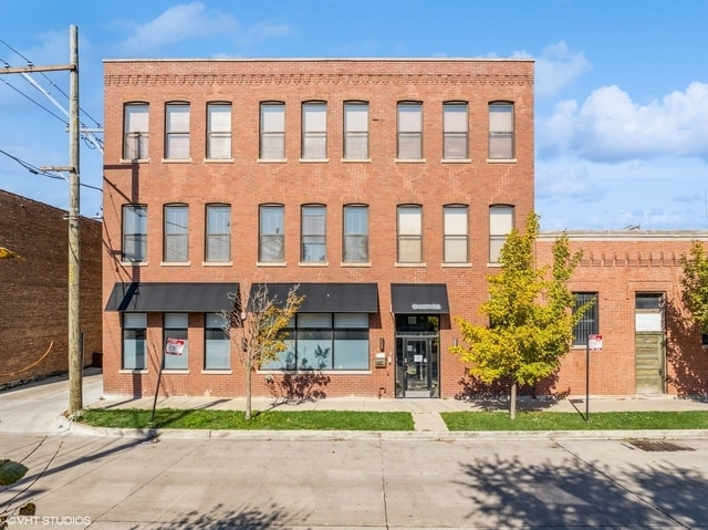 1348 W Concord Pl, Chicago, IL for lease Primary Photo- Image 1 of 42