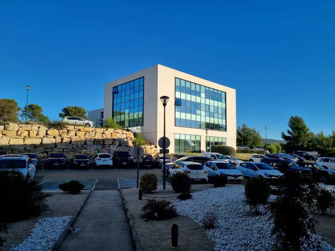 Office in La Ciotat for lease Building Photo- Image 1 of 16