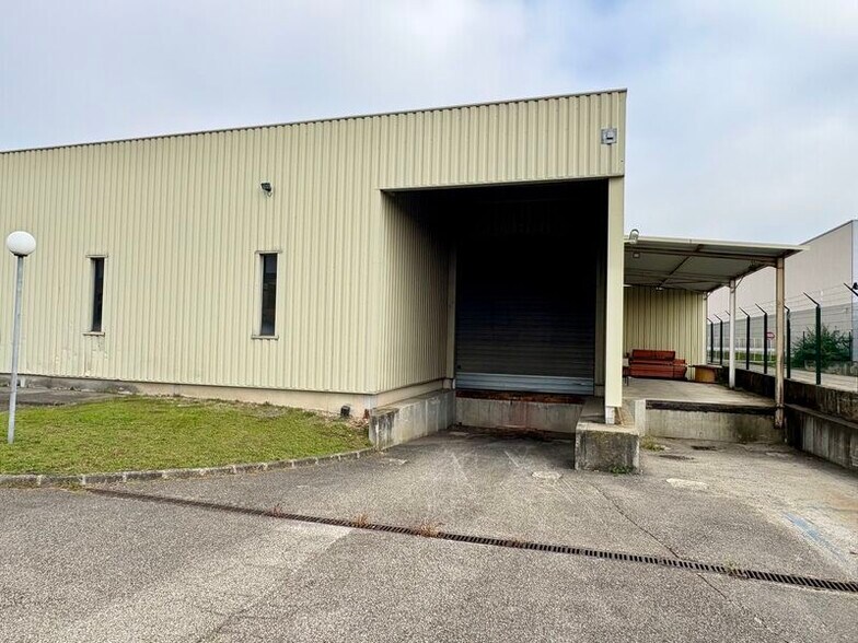 Flex in Genas for lease - Building Photo - Image 3 of 13