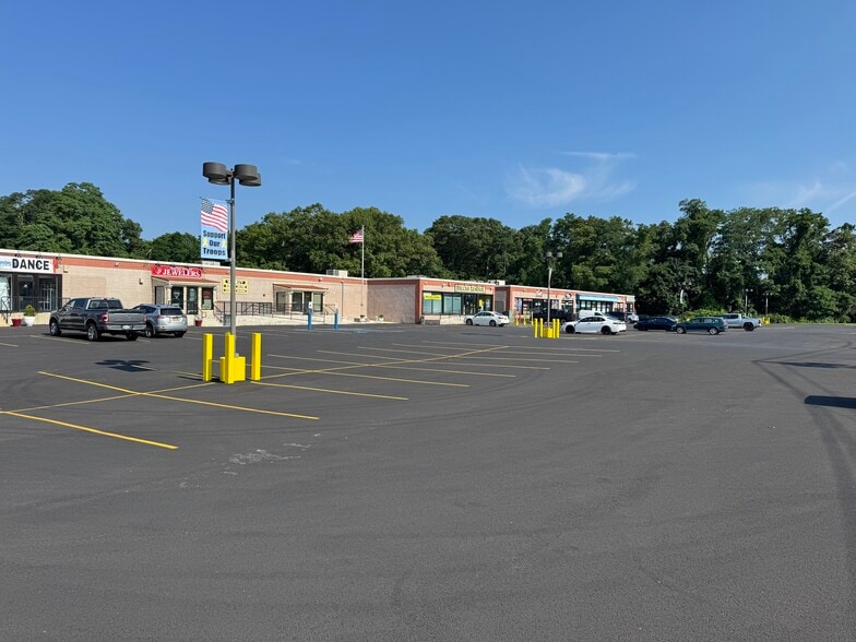 29 Rocky Point Yaphank Rd, Rocky Point, NY for lease - Building Photo - Image 2 of 11