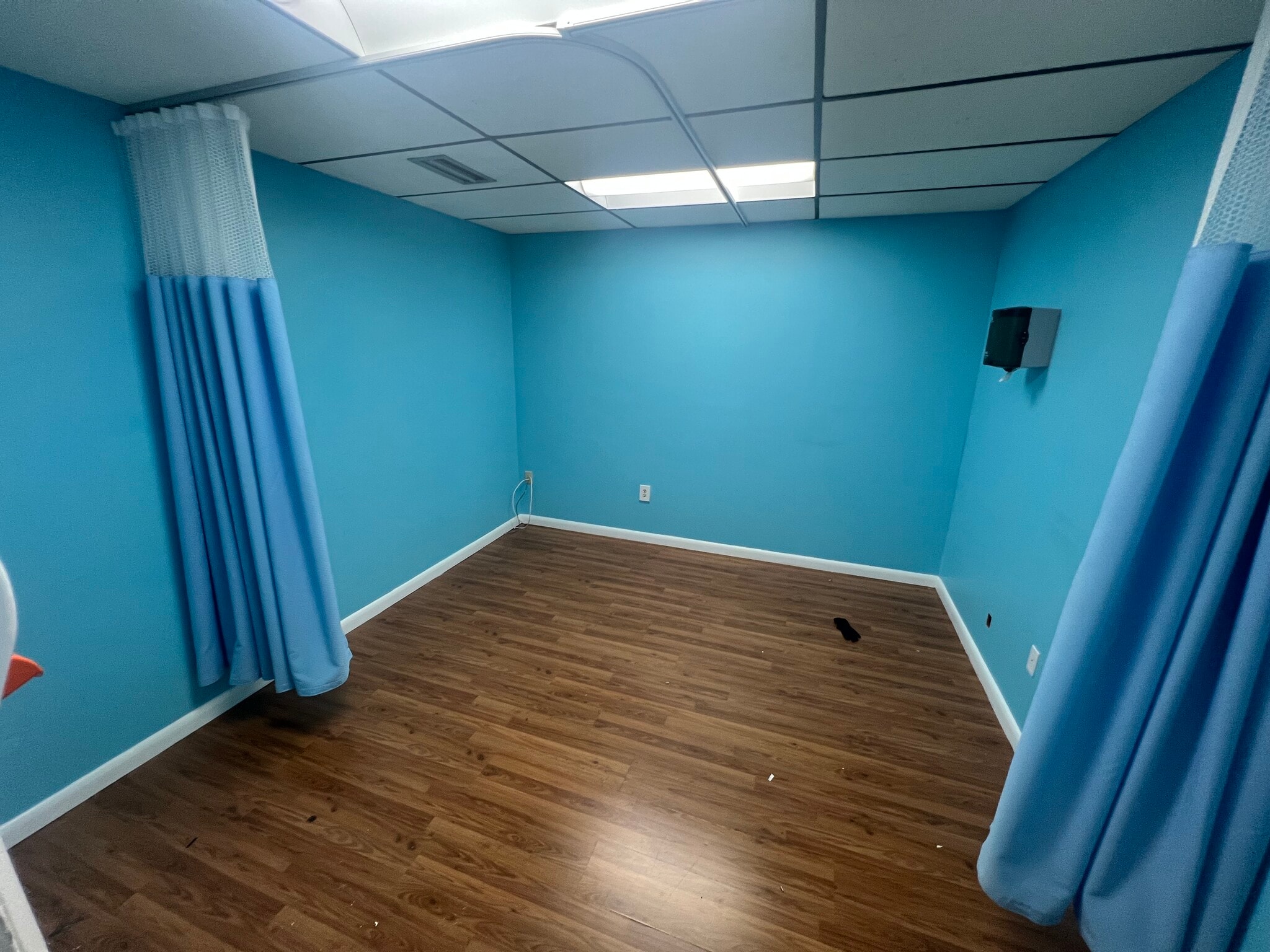 3383 NW 7th St, Miami, FL for lease Interior Photo- Image 1 of 6