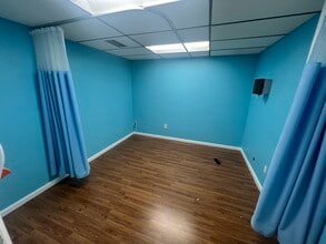3383 NW 7th St, Miami, FL for lease Interior Photo- Image 1 of 6