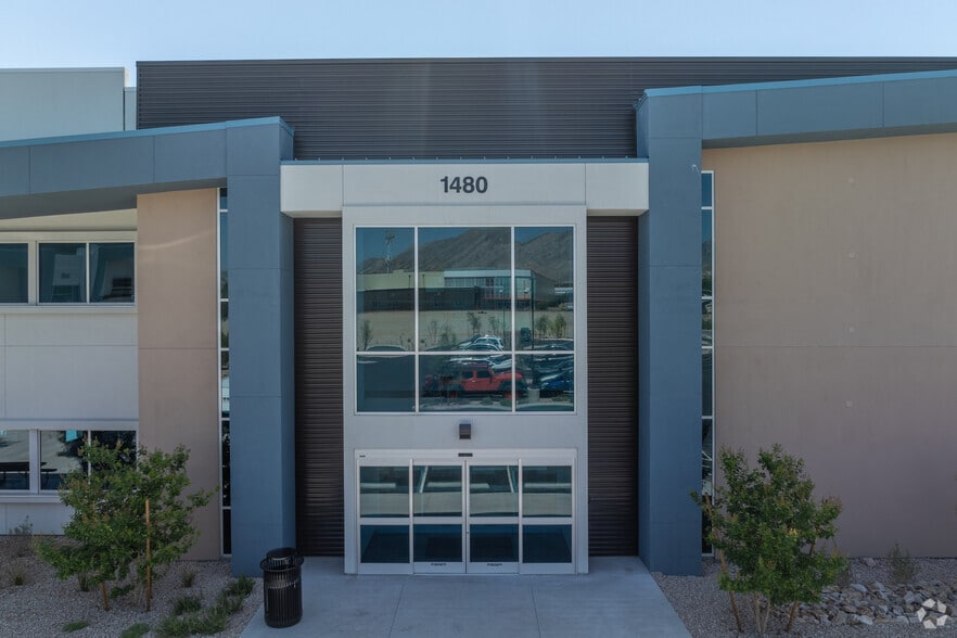 1480 Center Crossing Rd, Las Vegas, NV for sale - Building Photo - Image 3 of 5