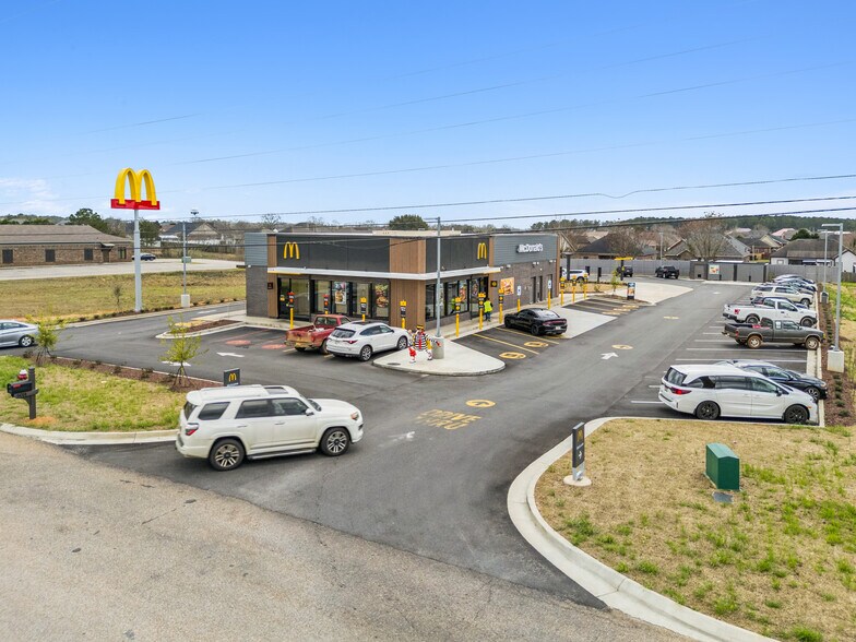 6014 Boll Weevil Cir, Enterprise, AL à vendre - Photo du bâtiment - Image 2 de 3