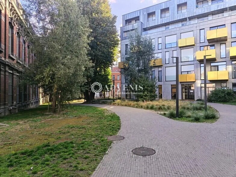 Bureau dans Lille à vendre - Photo du bâtiment - Image 2 de 7