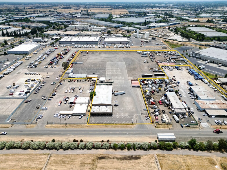 8732 Fruitridge Rd, Sacramento, CA for lease - Aerial - Image 3 of 9