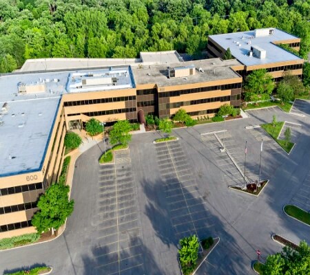 800 Hart Rd, Barrington, IL for lease Primary Photo- Image 1 of 14