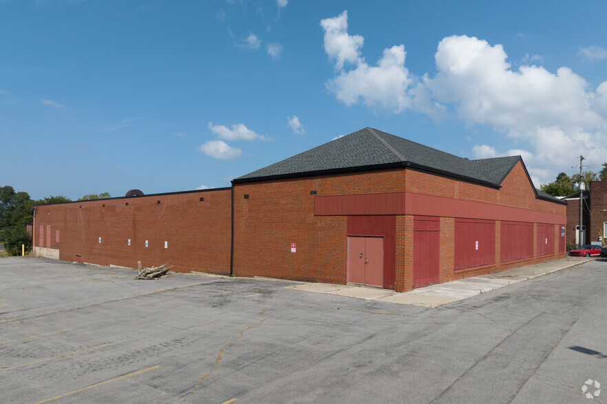 64 Chestnut St, Lockport, NY for lease - Building Photo - Image 2 of 7