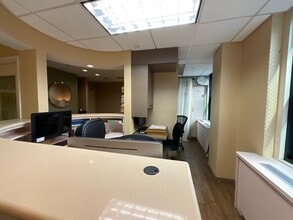 30 E 40th St, New York, NY à louer Photo intérieure- Image 1 de 8