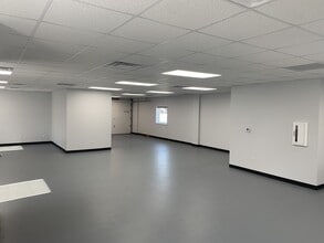 2117 W First St, Springfield, OH for lease Interior Photo- Image 1 of 3