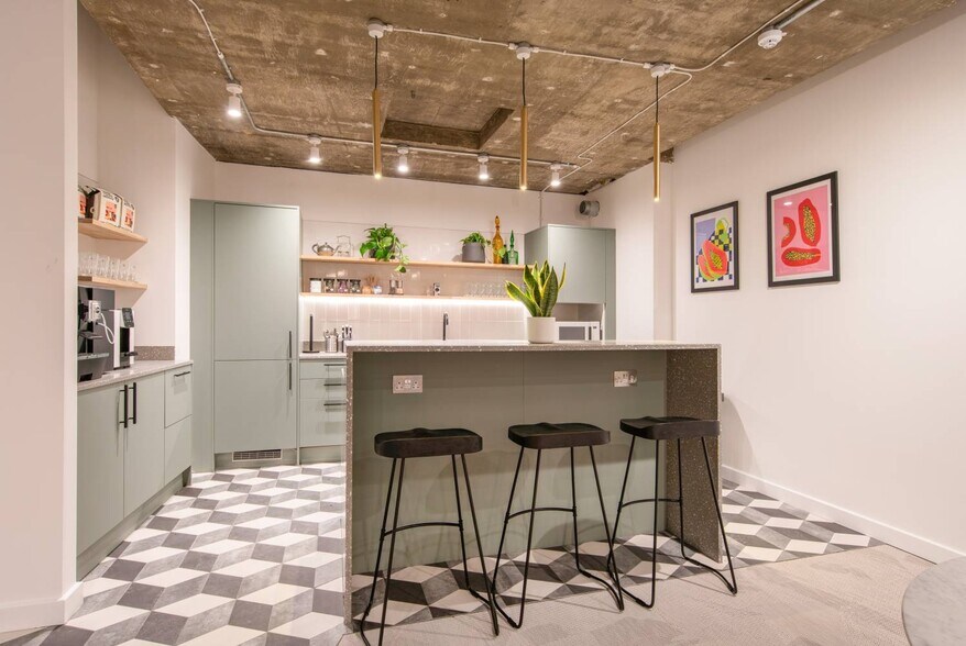 6-7 St Johns Ln, Londres à louer - Photo du bâtiment - Image 2 de 18