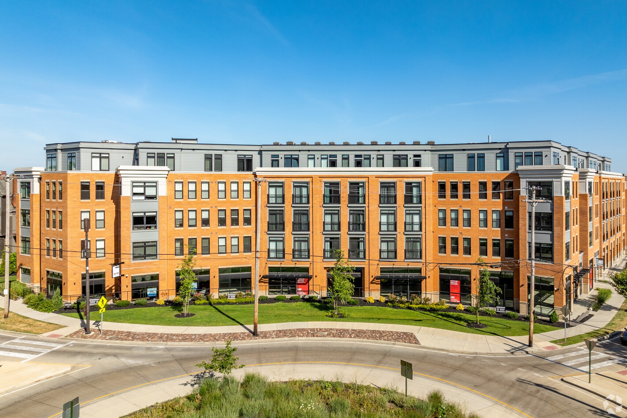 2800 Franklin Blvd, Cleveland, OH à louer Photo principale- Image 1 de 37