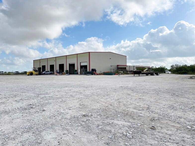 283 Shale Rd, Pleasanton, TX for lease - Primary Photo - Image 1 of 11