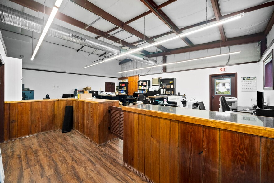 80 Wolcott Road portfolio of 2 properties for sale on LoopNet.ca - Building Photo - Image 3 of 10