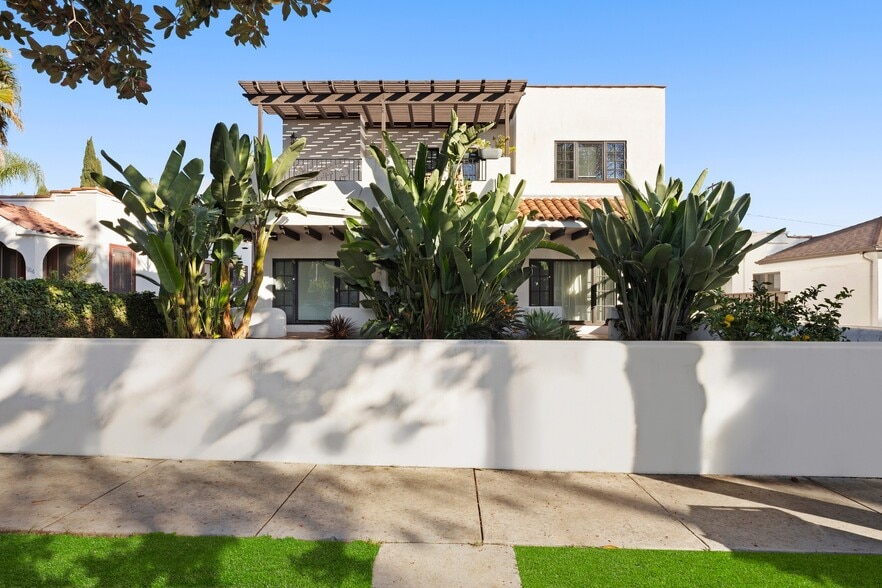 1208 Poinsettia Dr, West Hollywood, CA à vendre - Photo du bâtiment - Image 3 de 26