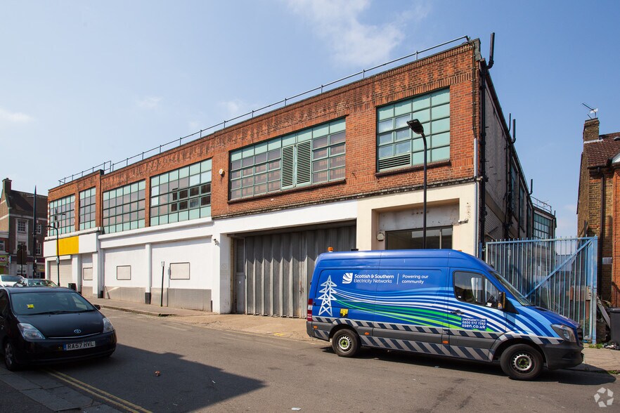 68 The Broadway, Southall à louer - Photo du bâtiment - Image 3 de 4