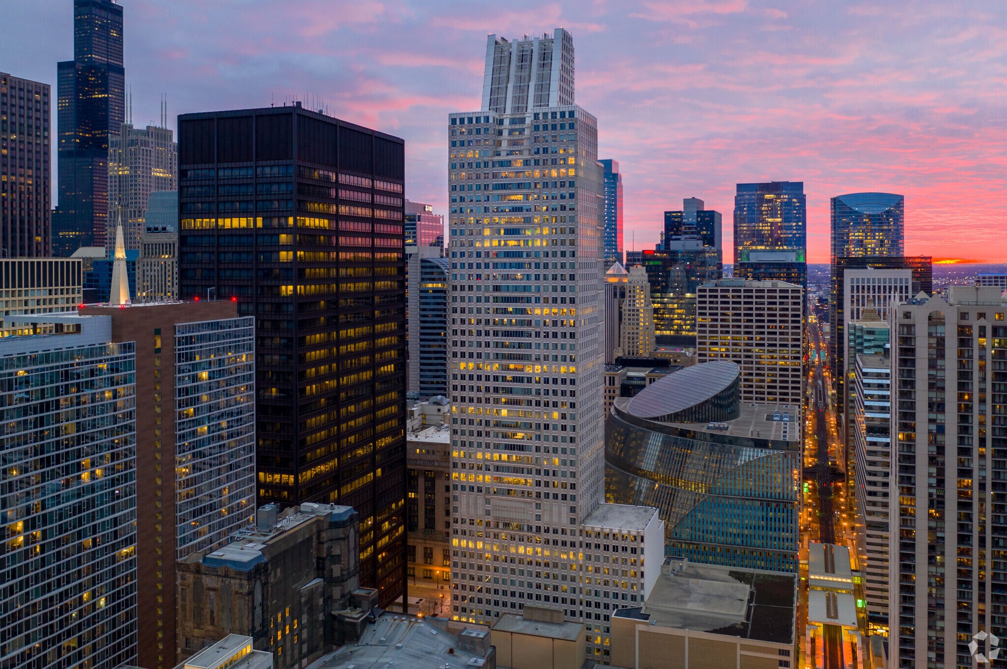 161 N Clark St, Chicago, IL for lease Building Photo- Image 1 of 18