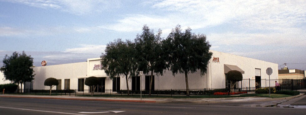 16102 Gothard St, Huntington Beach, CA à louer - Photo du bâtiment - Image 2 de 3