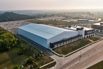 7095 S Ballpark Dr, Franklin, WI - AERIAL map view