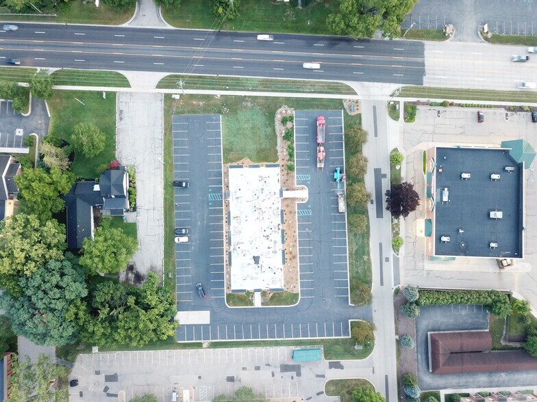 4500 Cascade Rd SE, Grand Rapids, MI à louer - Photo principale - Image 1 de 8