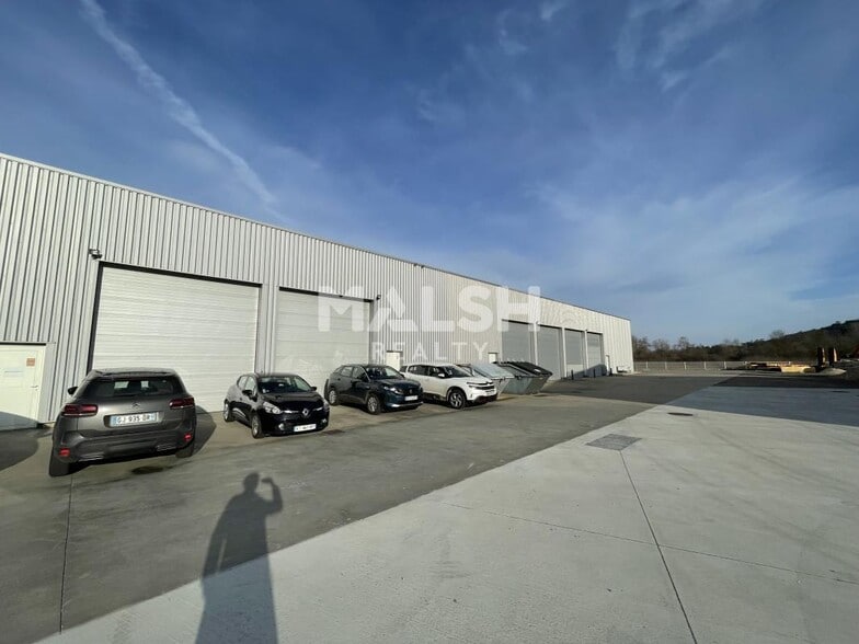 Flex in Vourles for lease - Building Photo - Image 1 of 5