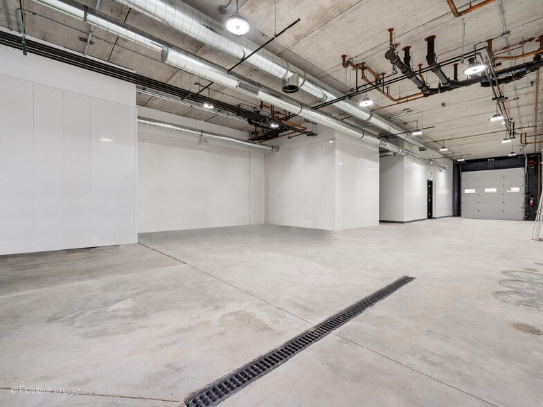 7517 W Belmont Ave, Chicago, IL for lease - Building Photo - Image 3 of 8