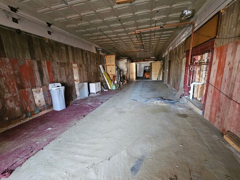 17624 IN-37 Hwy, Harlan, IN for lease - Interior Photo - Image 3 of 10