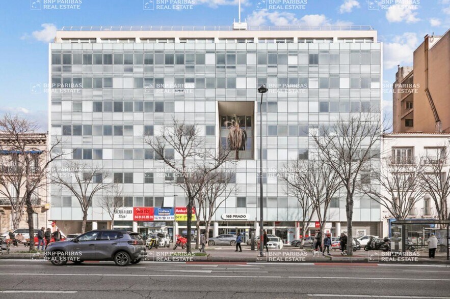 Bureau dans Marseille à louer - Photo du bâtiment - Image 2 de 17