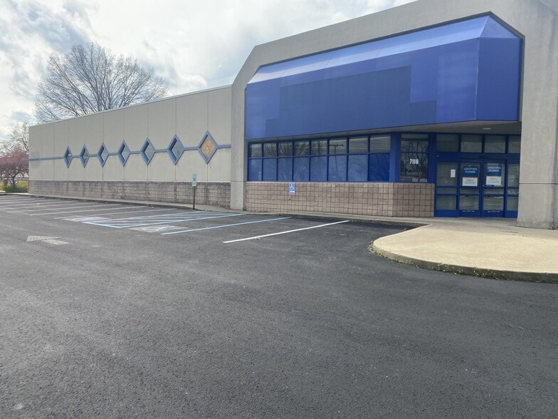 7118 Southside Dr, Louisville, KY for sale - Building Photo - Image 2 of 4