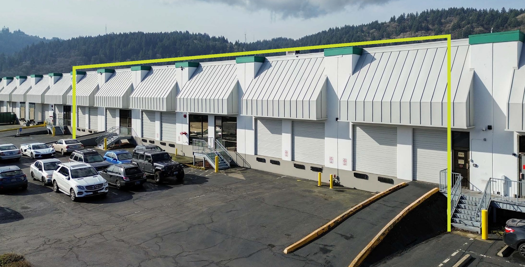 3571-3599 NW Yeon Ave, Portland, OR à louer Photo du bâtiment- Image 1 de 2