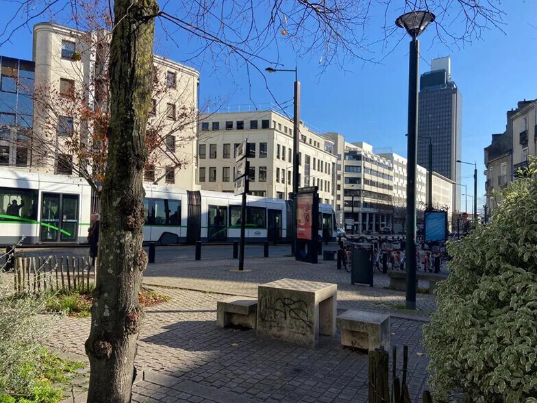 Local d'activités dans Nantes à vendre - Photo du bâtiment - Image 2 de 8